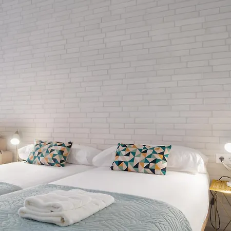 Comfortable And Functional In Triana Apartment Seville