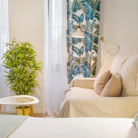 Comfortable And Functional In Triana Apartment